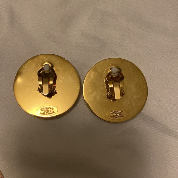 Super Rare Chanel huge vintage earrings - Picture 7 of 8